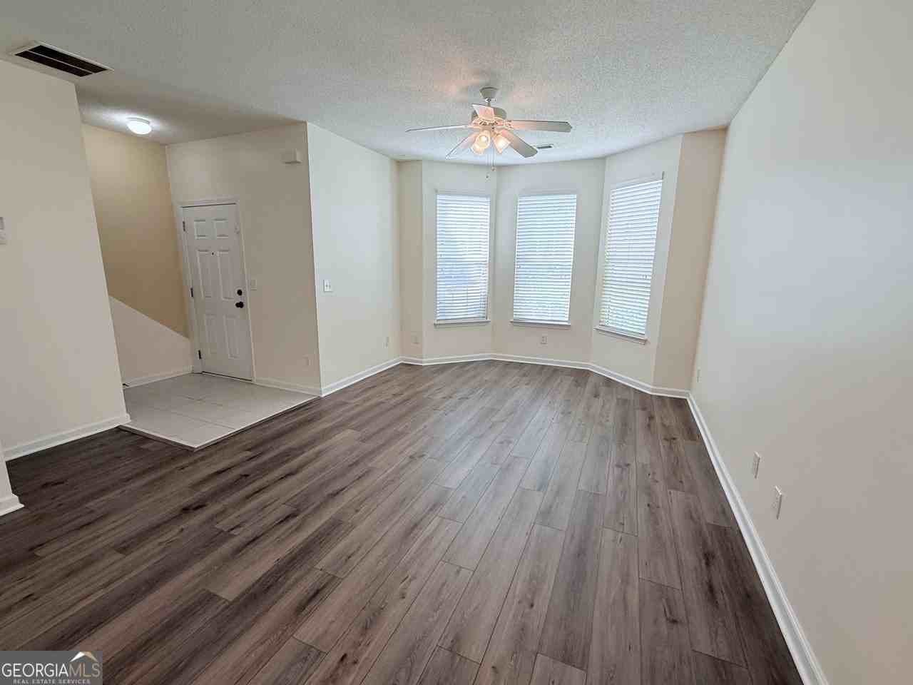 260 Commons Dr - Photo 5 of 14