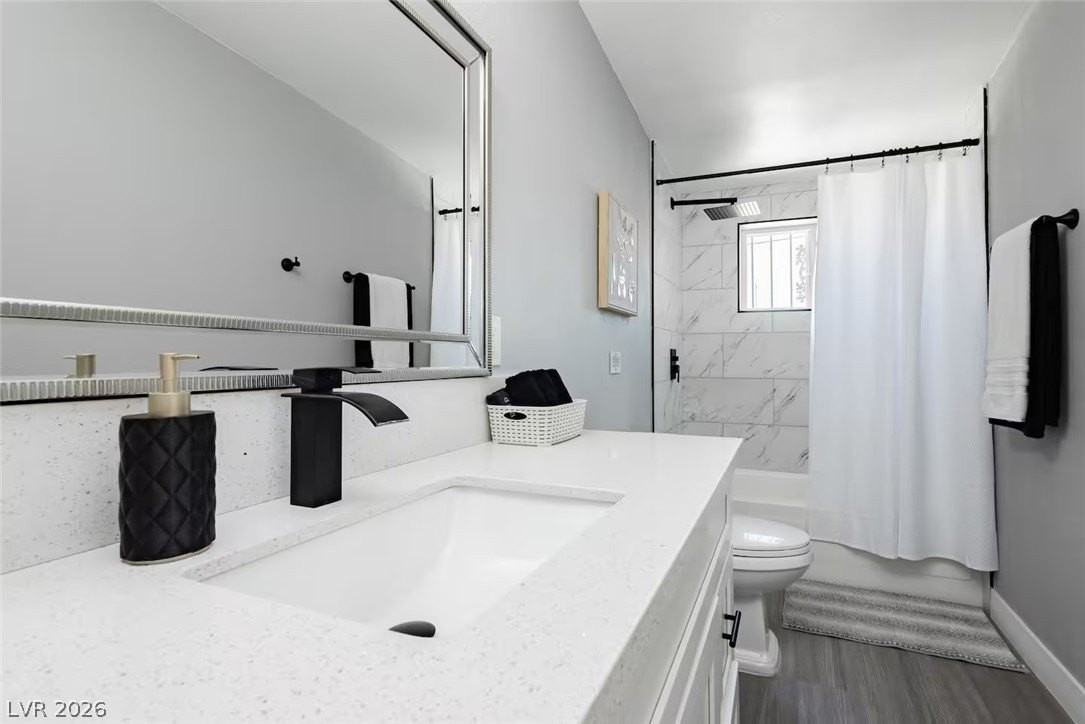 1634 Serenada Ave - Photo 3 of 12