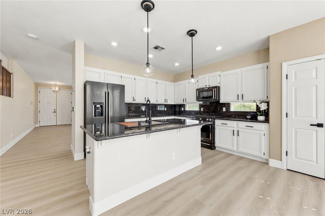 2551 Williamsburg St - Photo 4 of 50