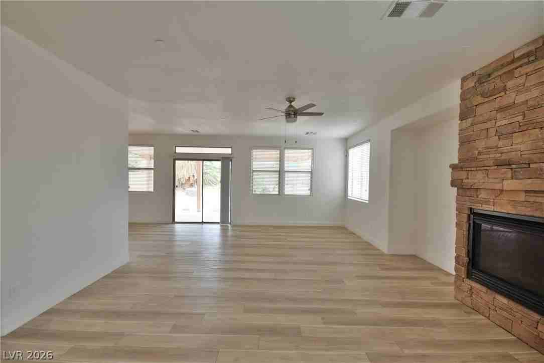 681 Summit Valley Ln - Photo 3 of 32