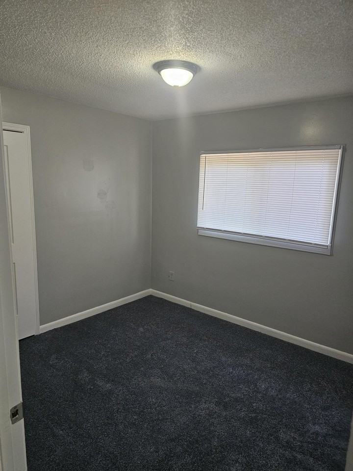 18331 Burgess - Photo 2 of 12