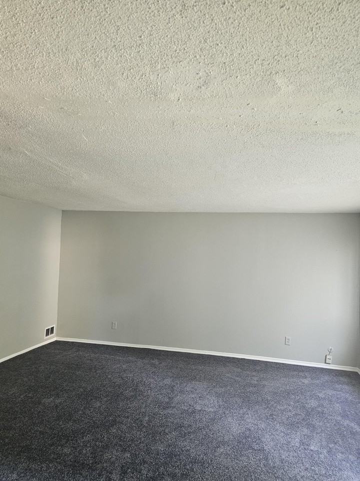 18331 Burgess - Photo 3 of 12
