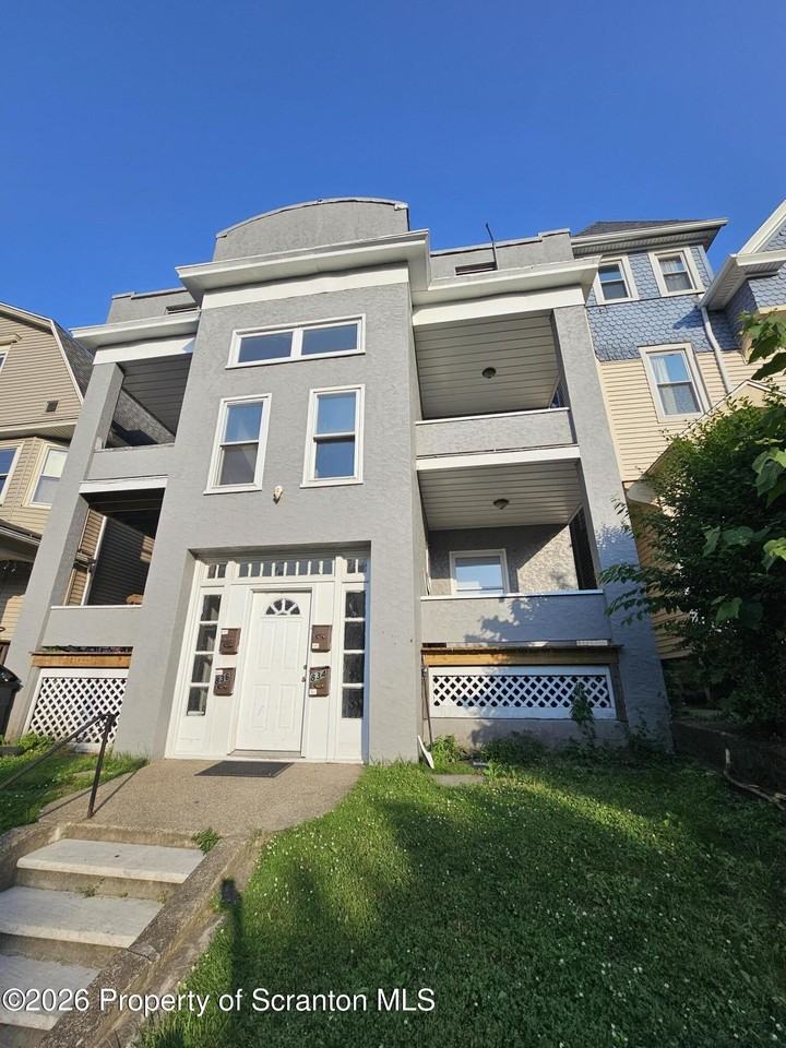 834 Monroe Ave