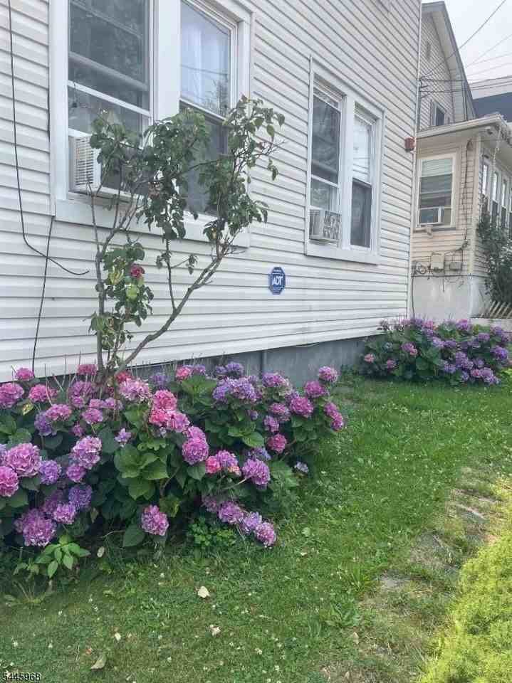 122 Buffalo Ave #4 - Photo 3 of 4