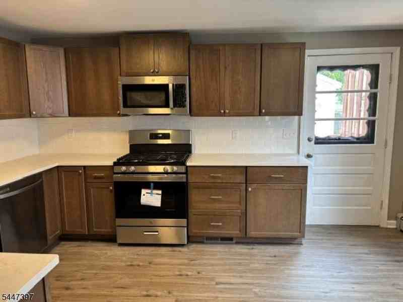 50 Carey Ave #A - Photo 3 of 23