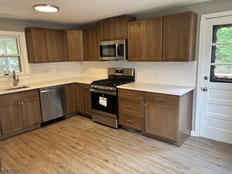 50 Carey Ave #A - Photo 4 of 23