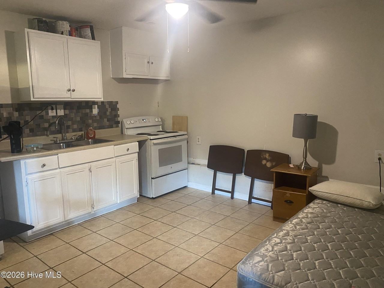 2042 Fernwood Cir #B - Photo 3 of 9