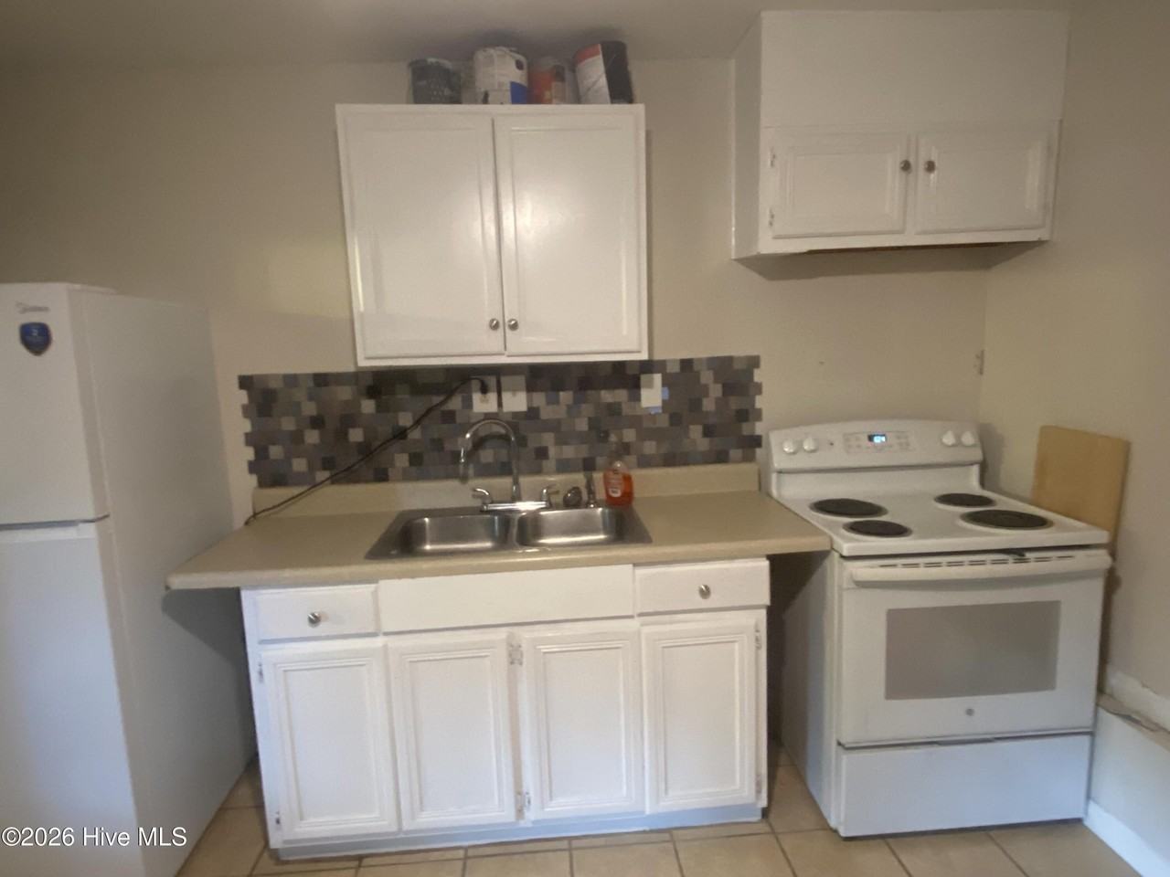 2042 Fernwood Cir #B - Photo 4 of 9