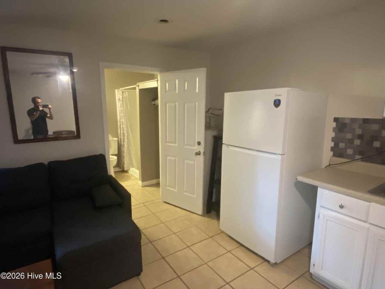 2042 Fernwood Cir #B - Photo 5 of 9