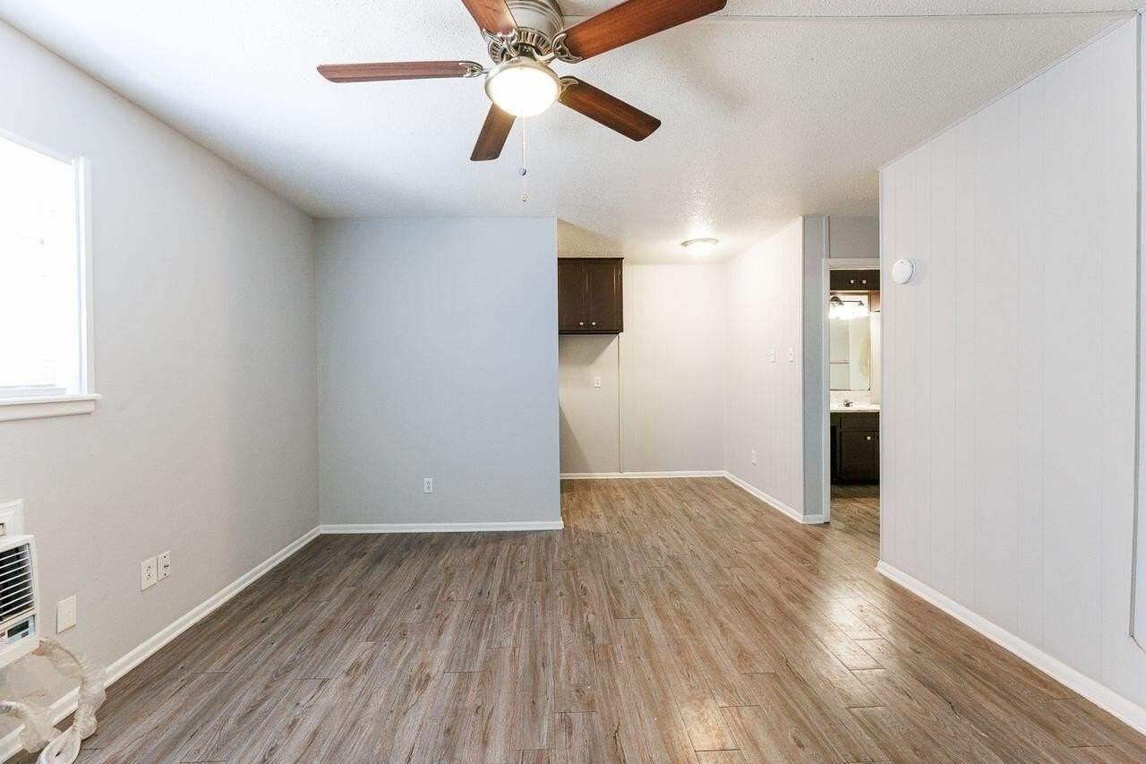 3201 35th St #10 - Photo 7 of 19
