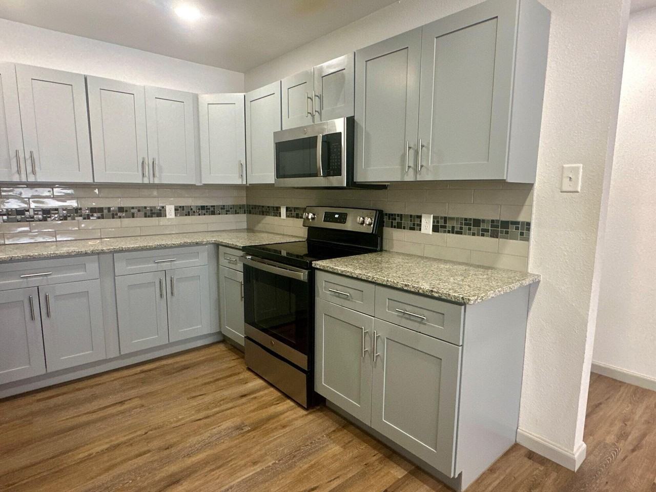 4506 Avenue T #A - Photo 5 of 15
