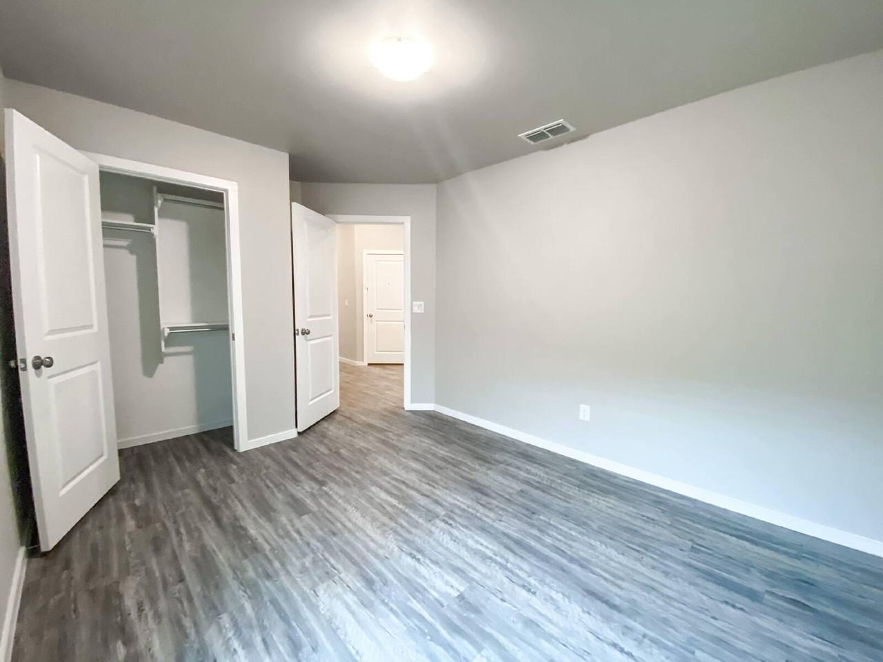 1905 Langford Ave #B - Photo 7 of 9
