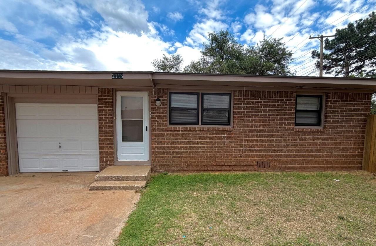 2113 S Loop 289 #B