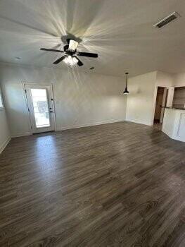 6109 73rd St #A - Photo 4 of 19