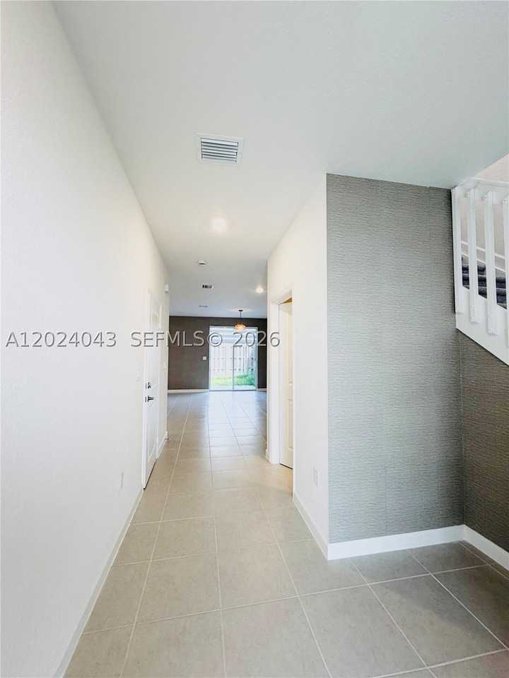 663 Se 13th Street Cir - Photo 2 of 18