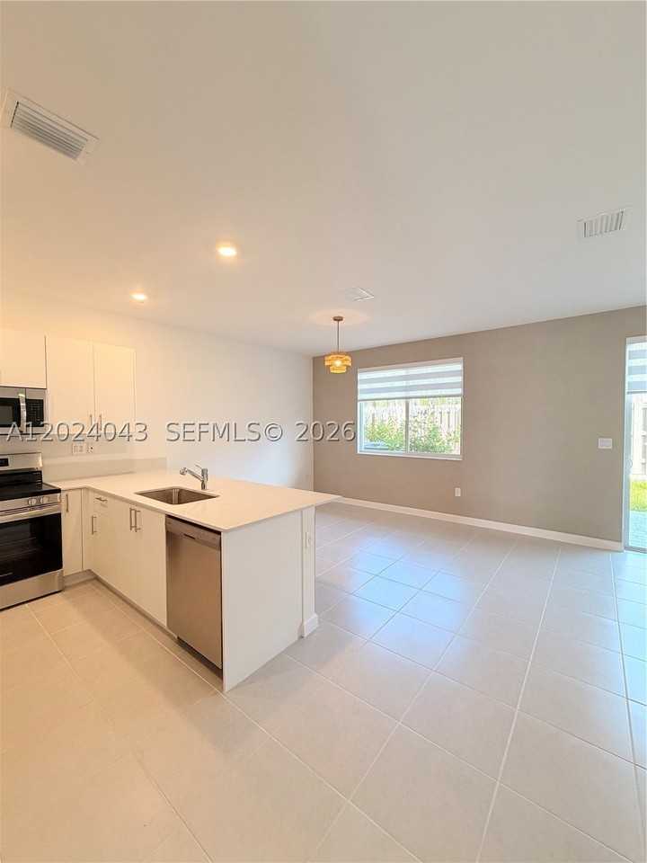 663 Se 13th Street Cir - Photo 4 of 18