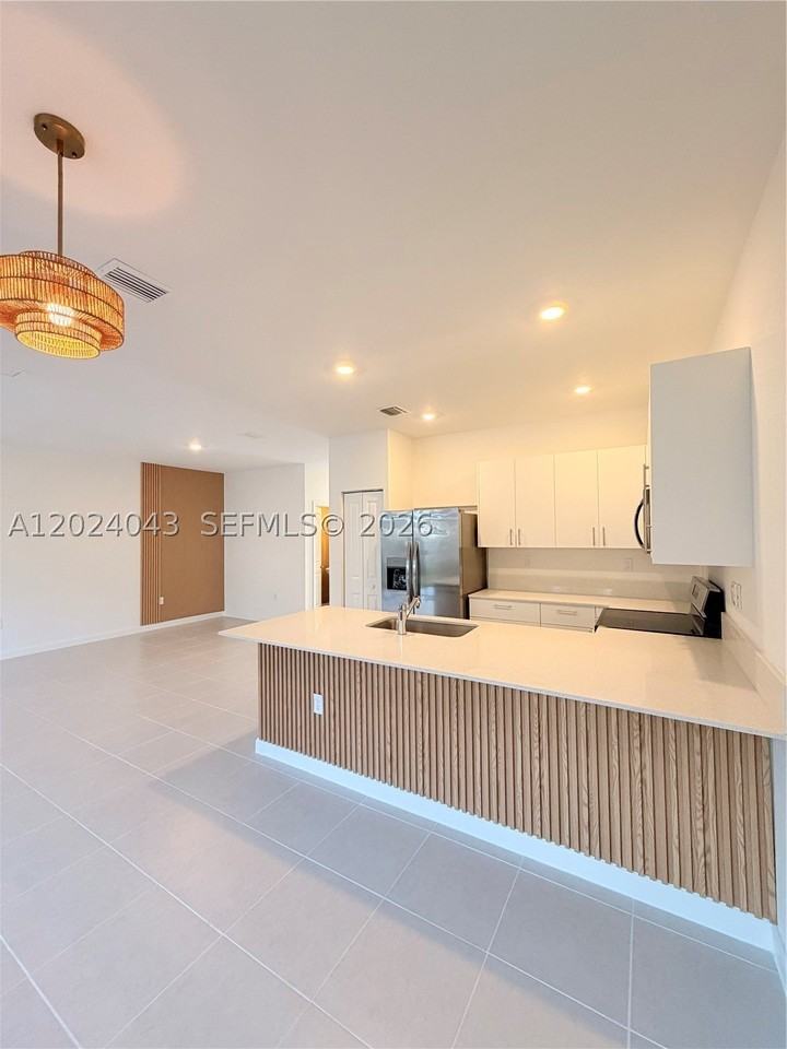 663 Se 13th Street Cir - Photo 5 of 18