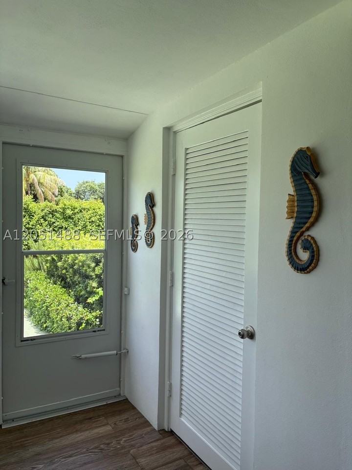 2630 Barkley Dr E #H - Photo 4 of 25