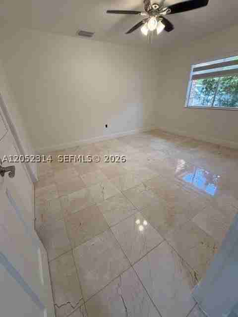 10425 Sw 62nd St #0 - Photo 6 of 8
