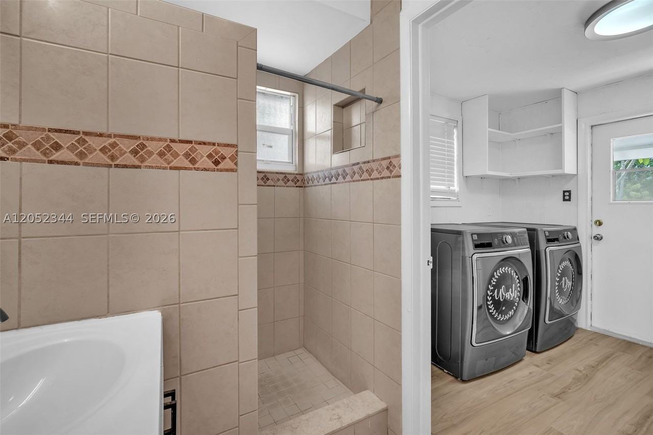 5096 Sw 28th Ter #0 - Photo 4 of 50