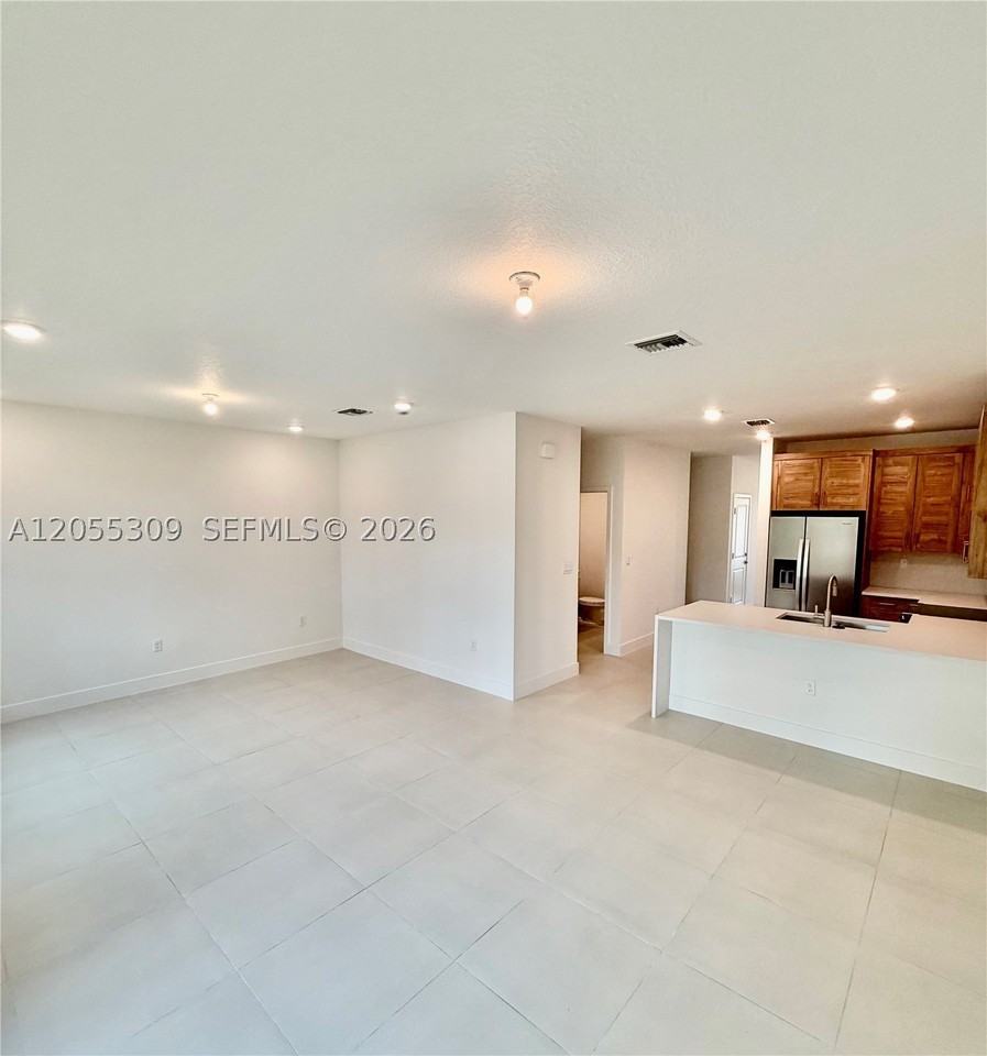 7291 Sw 46th St - Photo 4 of 17