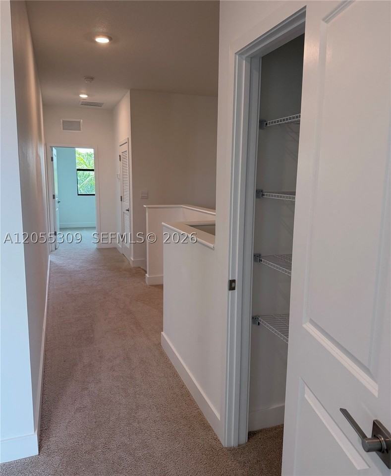 7291 Sw 46th St - Photo 6 of 17