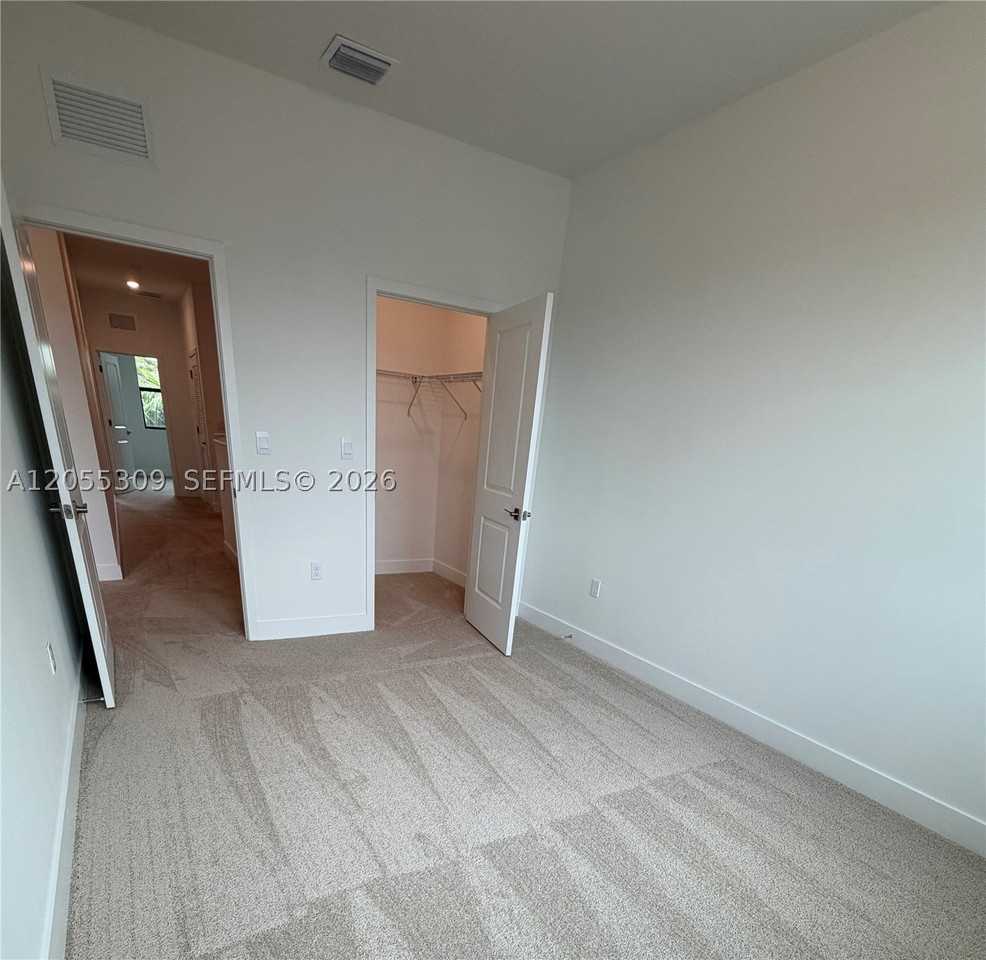 7291 Sw 46th St - Photo 7 of 17