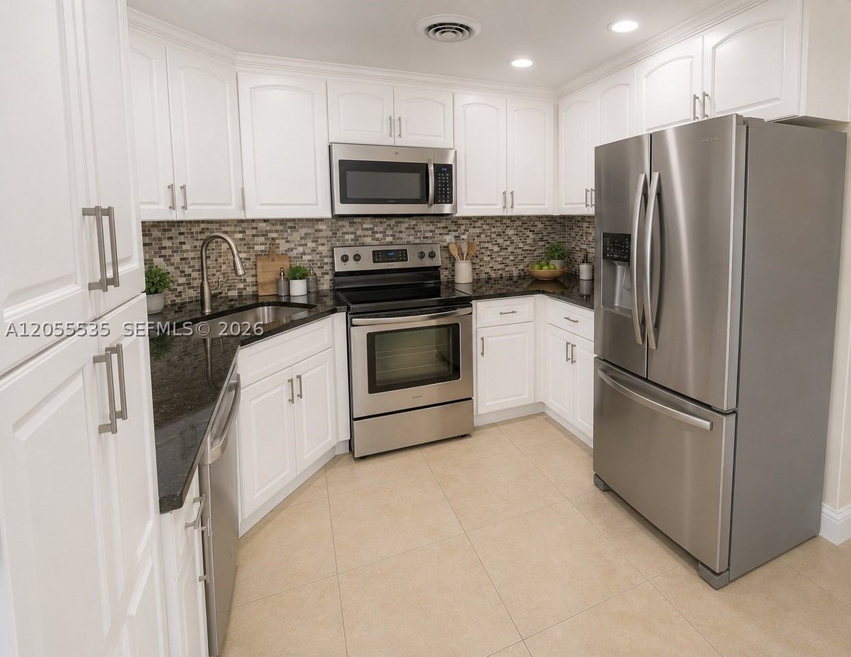 3171 Sw 23rd St - Photo 5 of 43