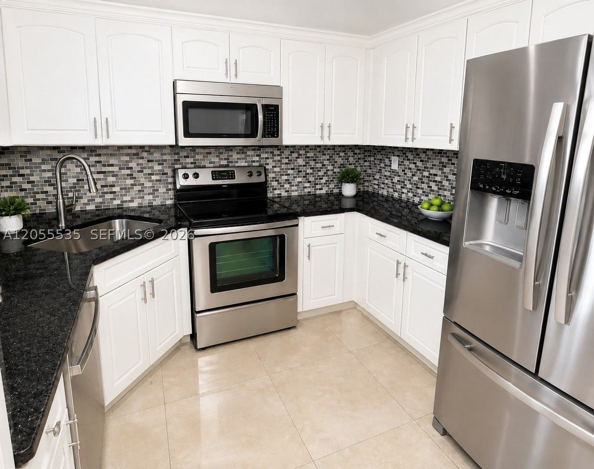 3171 Sw 23rd St - Photo 6 of 43