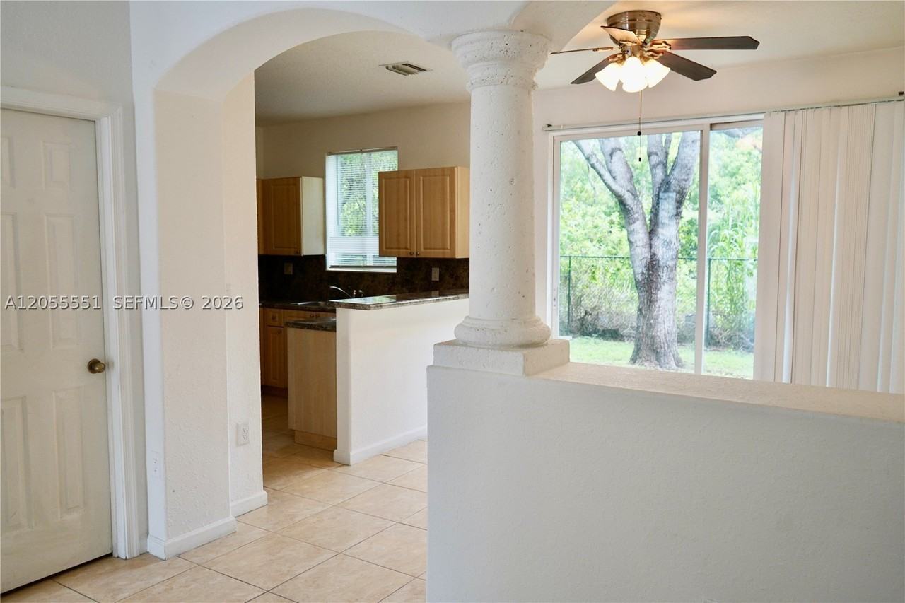 1475 Se 24th Ct #246 - Photo 6 of 35