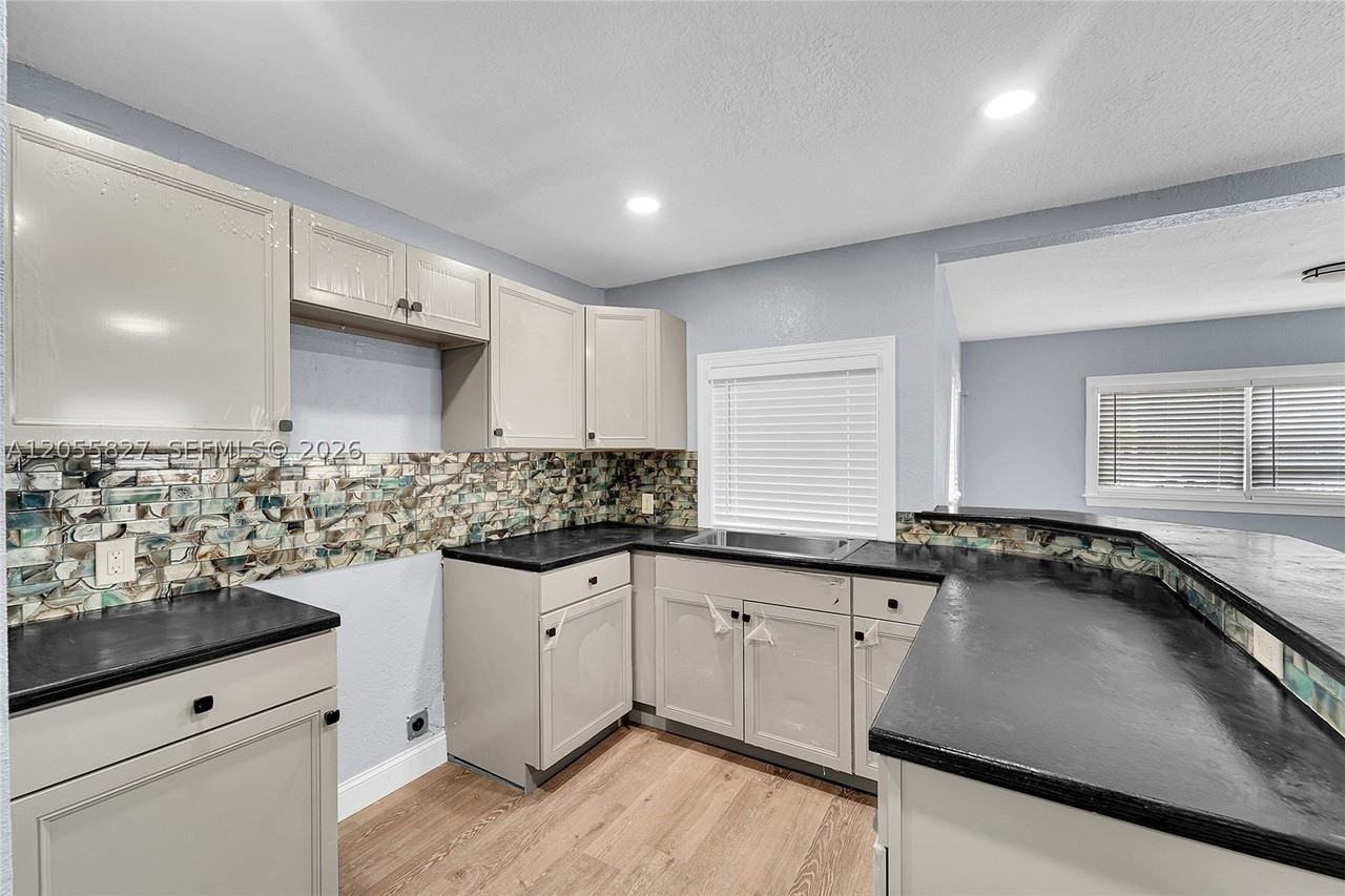 2360 Nw 6th Ct #A - Photo 5 of 22