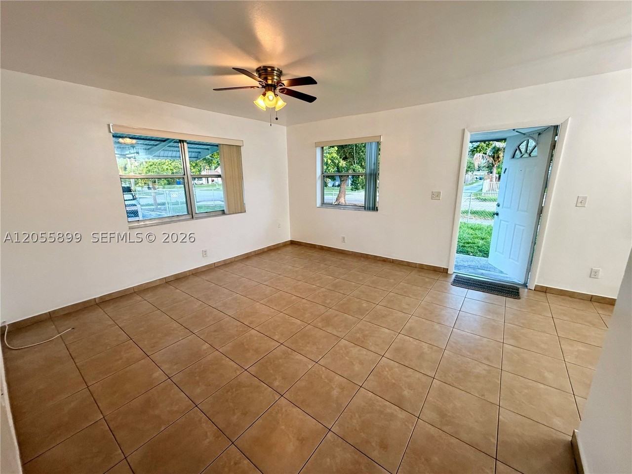 1502 N 57th Ter #1502 - Photo 5 of 20