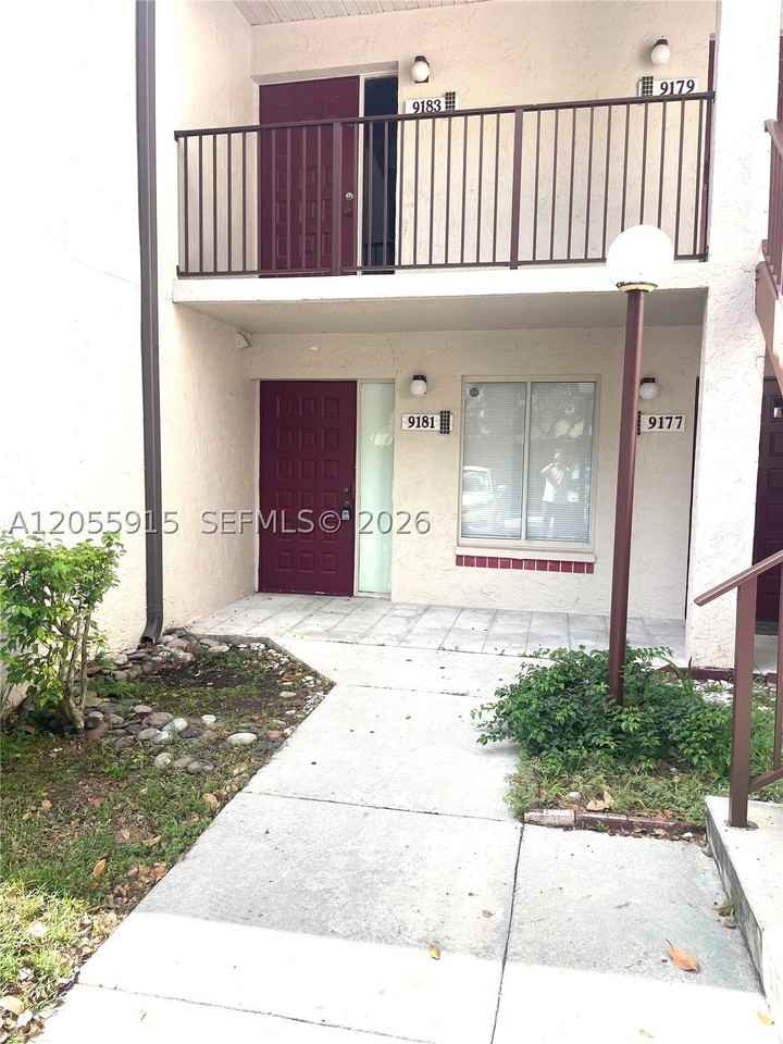 9181 Sw 138th Pl #9181 - Photo 2 of 12
