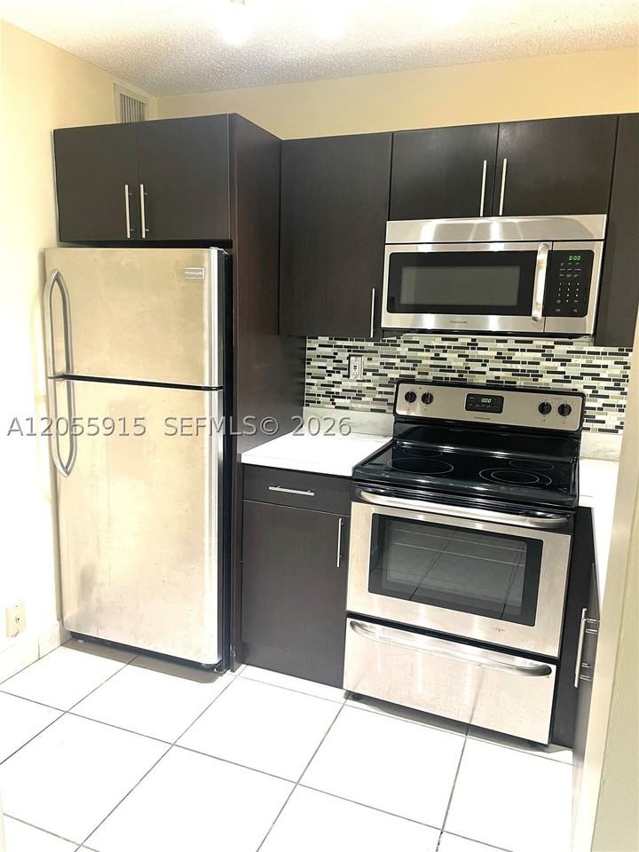 9181 Sw 138th Pl #9181 - Photo 4 of 12
