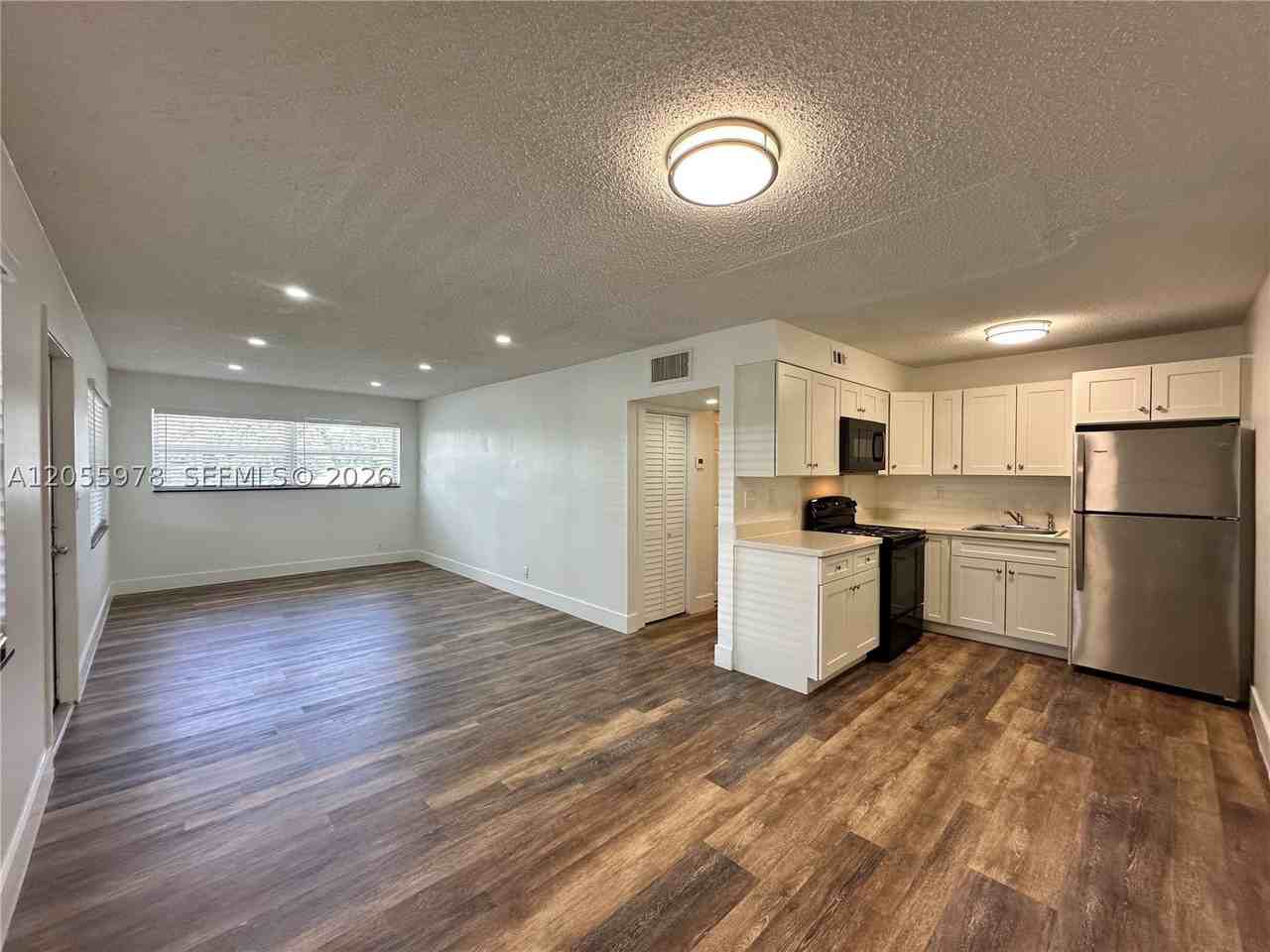 2500 Johnson St #11 - Photo 2 of 29