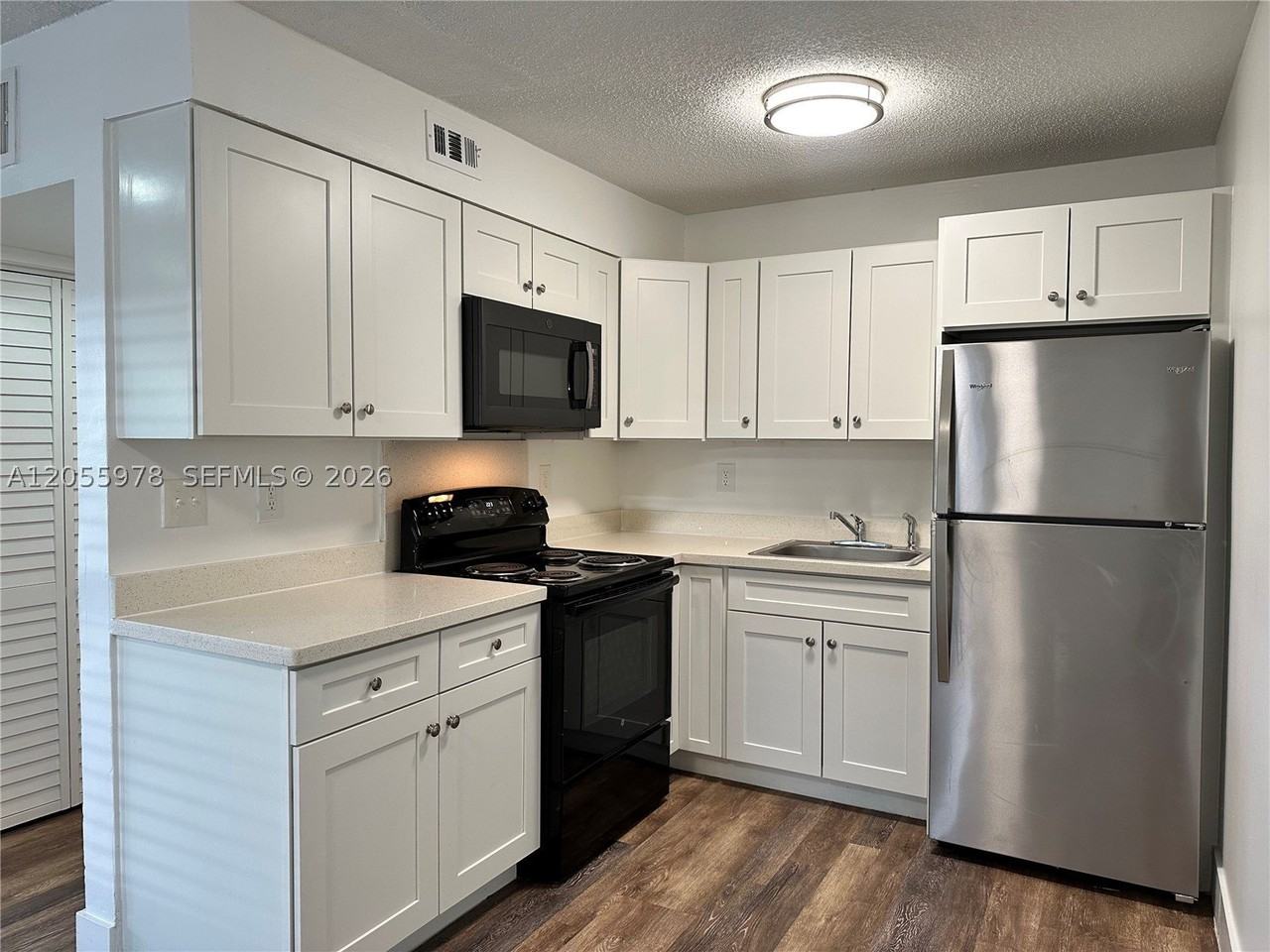 2500 Johnson St #11 - Photo 4 of 29