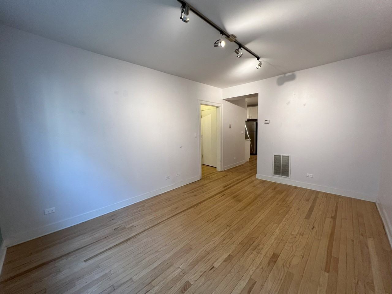 4843 N Ashland Ave #24J - Photo 3 of 8