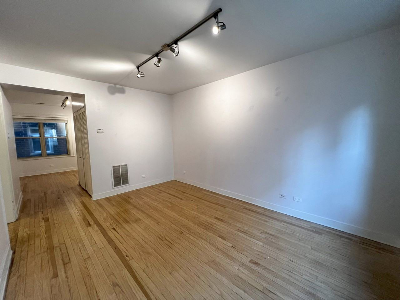 4843 N Ashland Ave #24J - Photo 4 of 8