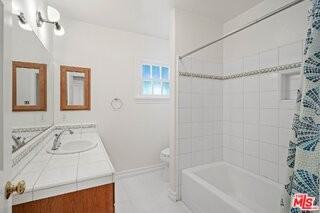 424 12th St - Photo 6 of 8