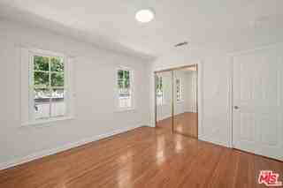 424 12th St - Photo 7 of 8