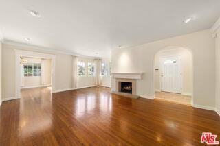 245 25th St - Photo 3 of 8