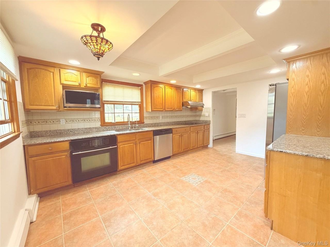 8 College Dr - Photo 2 of 17