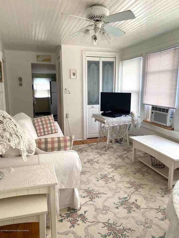 7 Webb Ave #2W - Photo 4 of 28