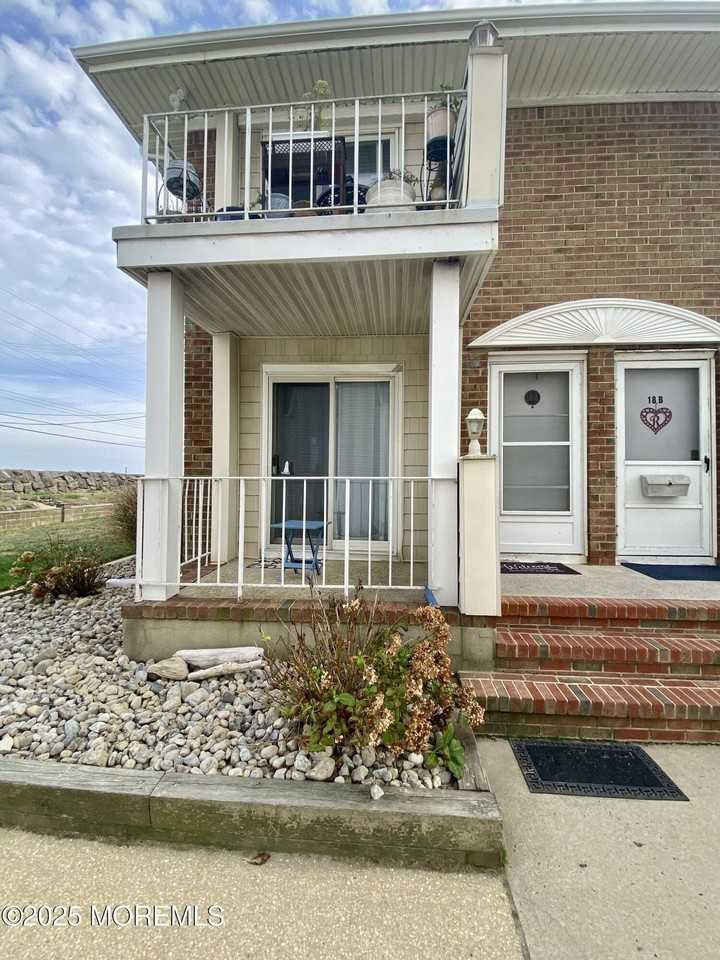 260 Ocean Ave #18A - Photo 3 of 22