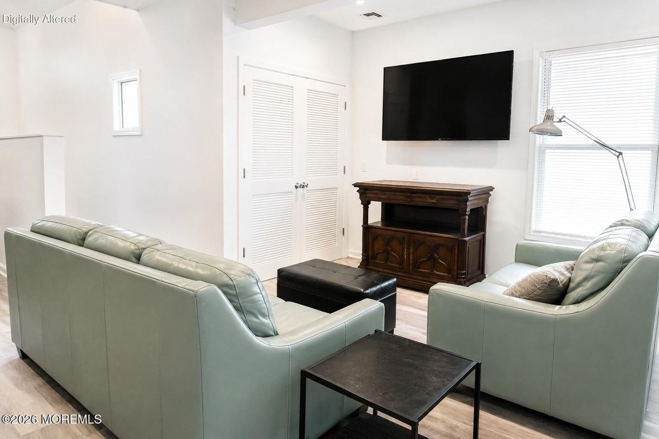 1016 5th Ave #2 - Photo 2 of 11