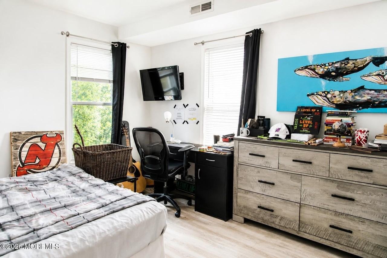 1016 5th Ave #2 - Photo 7 of 11