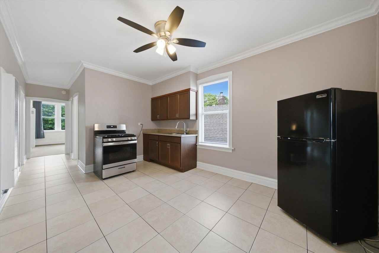 3115 W 54th Pl #2 - Photo 5 of 15