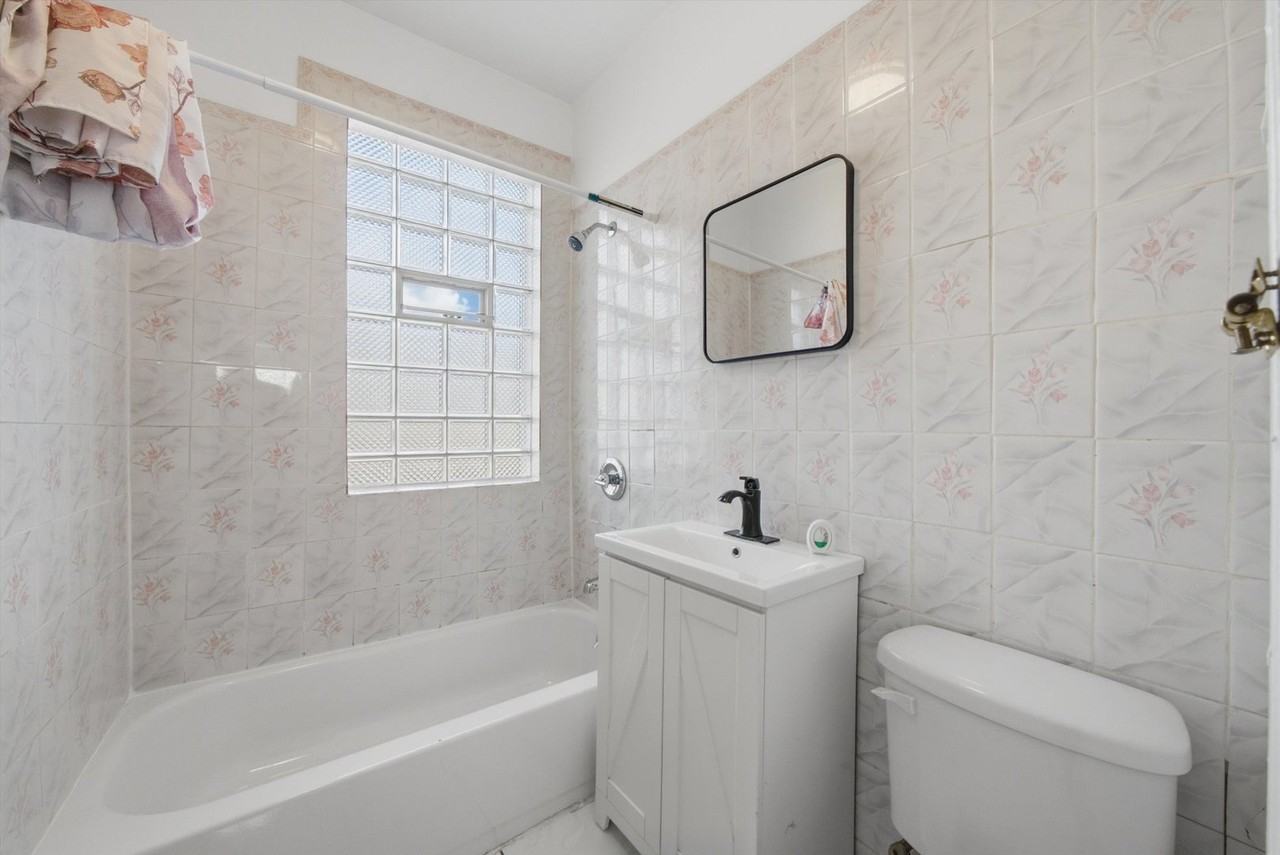 3115 W 54th Pl #2 - Photo 6 of 15