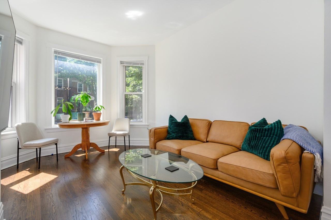 2703 N Sacramento Ave #2 - Photo 3 of 15