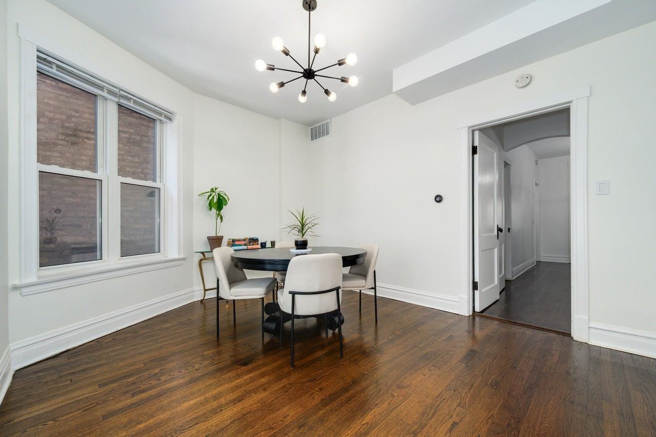 2703 N Sacramento Ave #2 - Photo 5 of 15